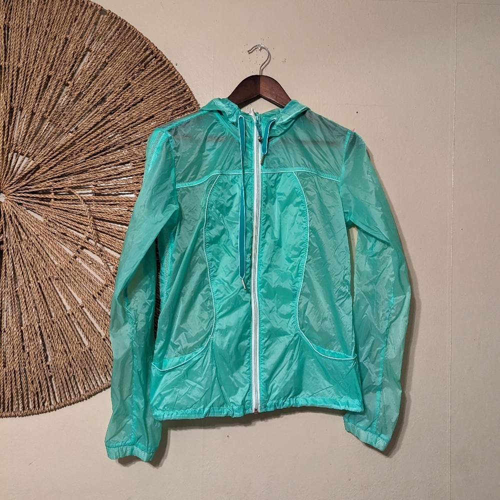 Woman's Lululemon Rain Jacket Neon Lime Green Size 8